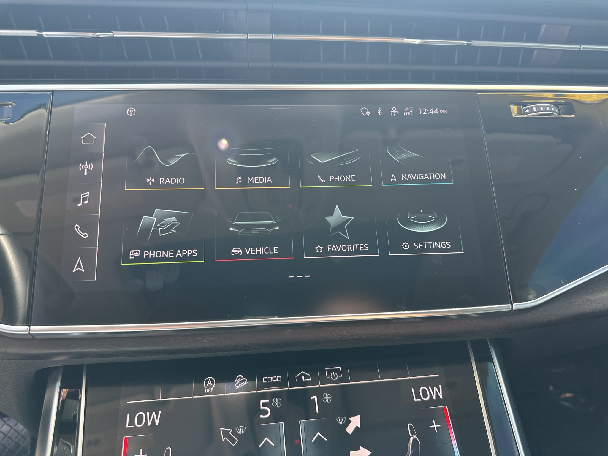 2022 Audi Q8 Premium Plus