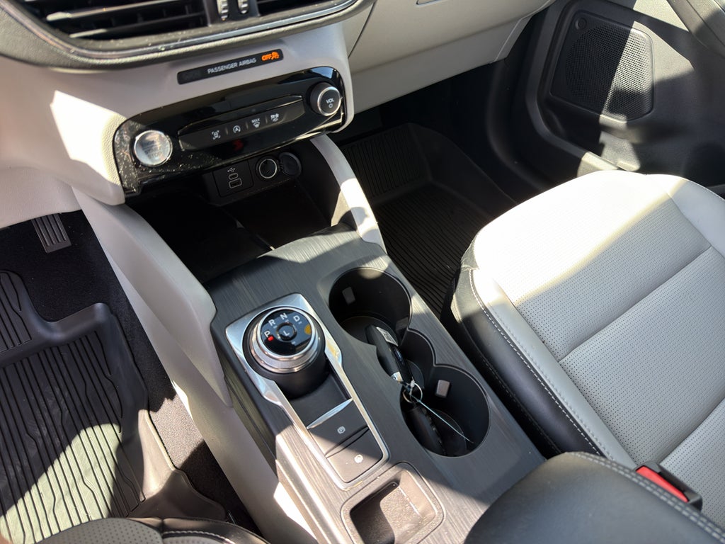 2025 Ford Escape Platinum