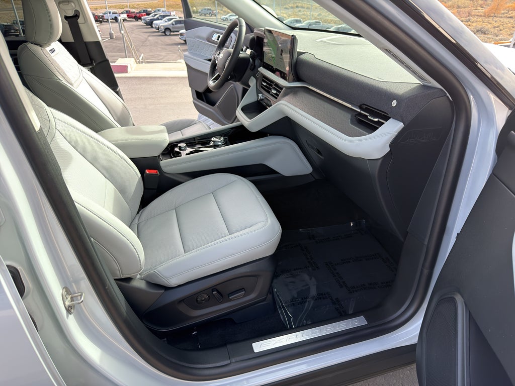 2026 Ford Explorer Platinum™