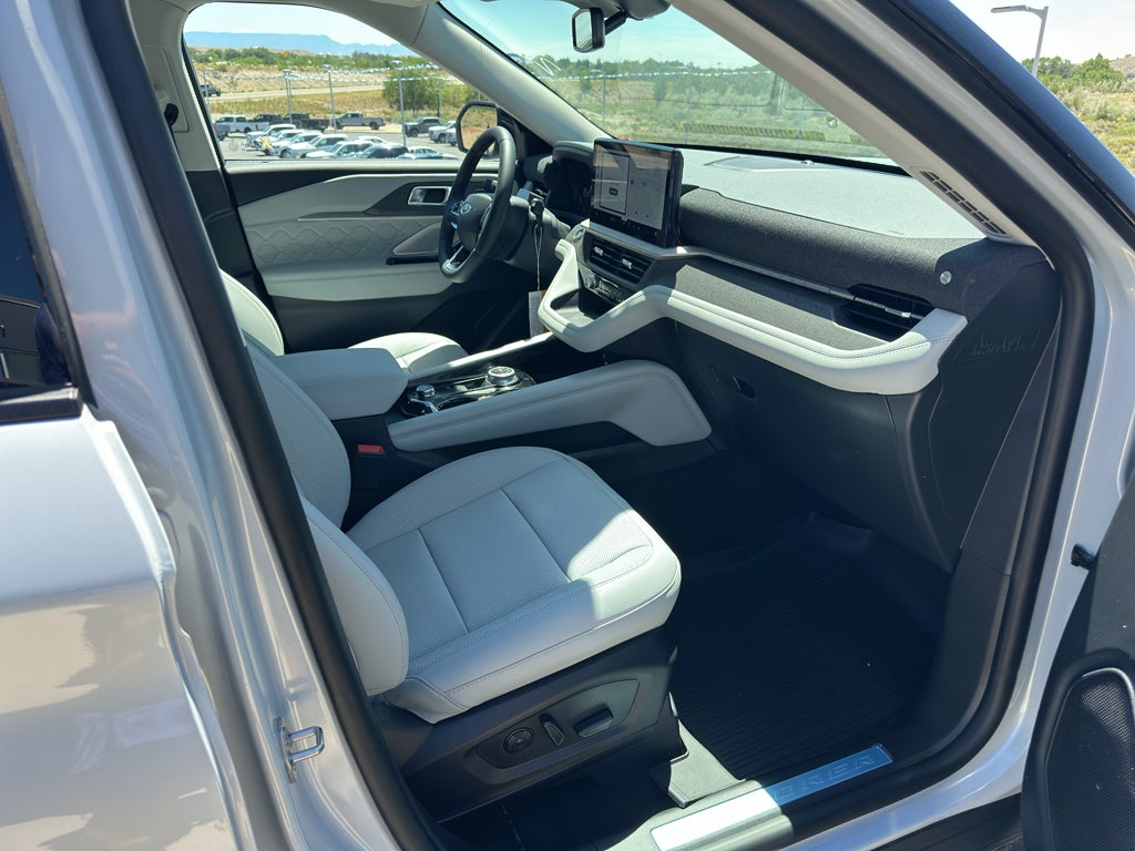 2026 Ford Explorer Platinum™
