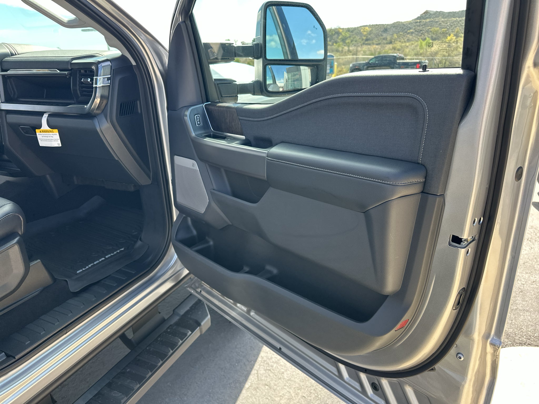 2027 Ford F-350 F-350® Lariat®
