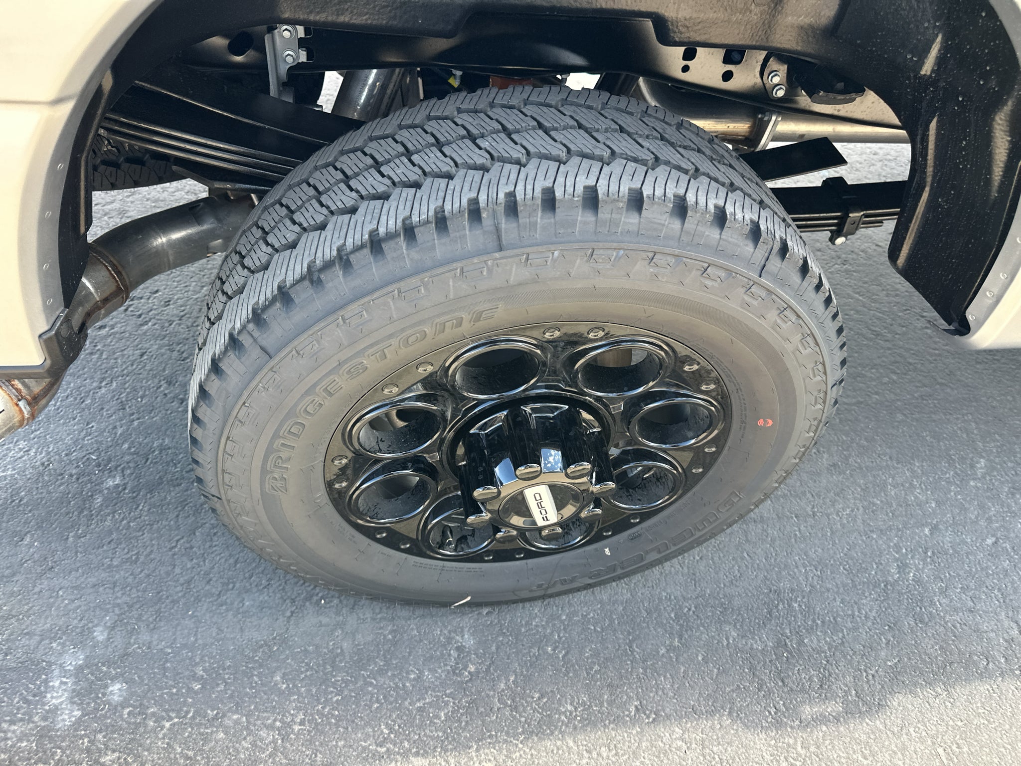 2027 Ford F-350 F-350® Lariat®