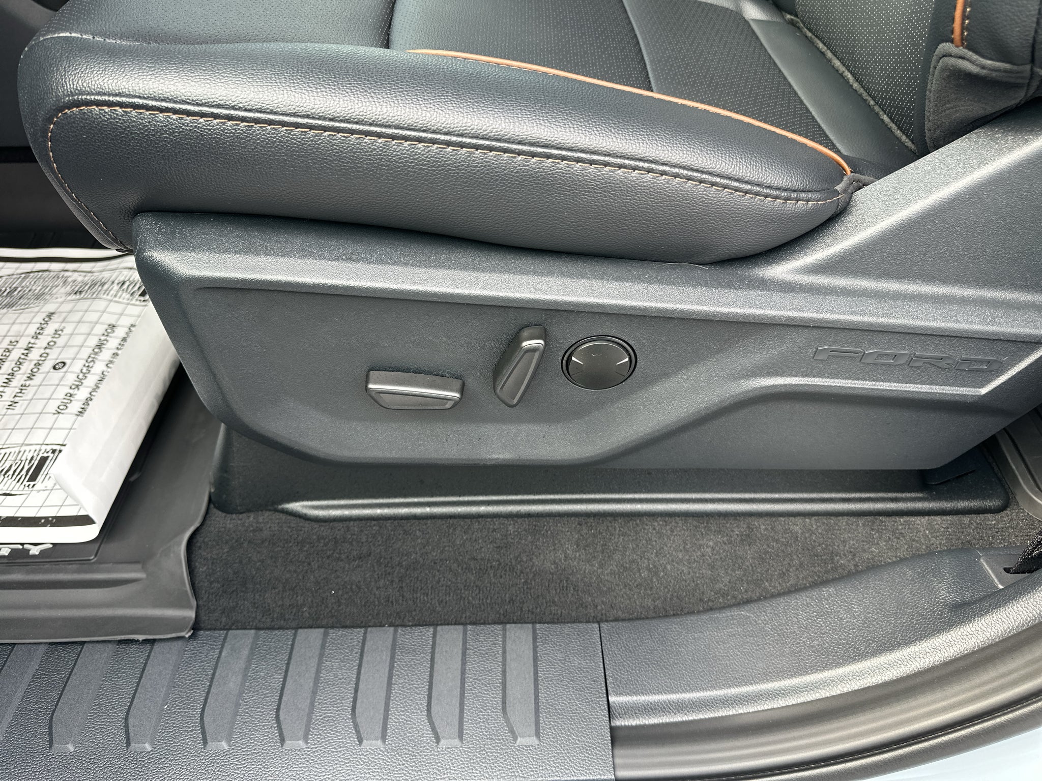 2027 Ford F-350 F-350® Lariat®