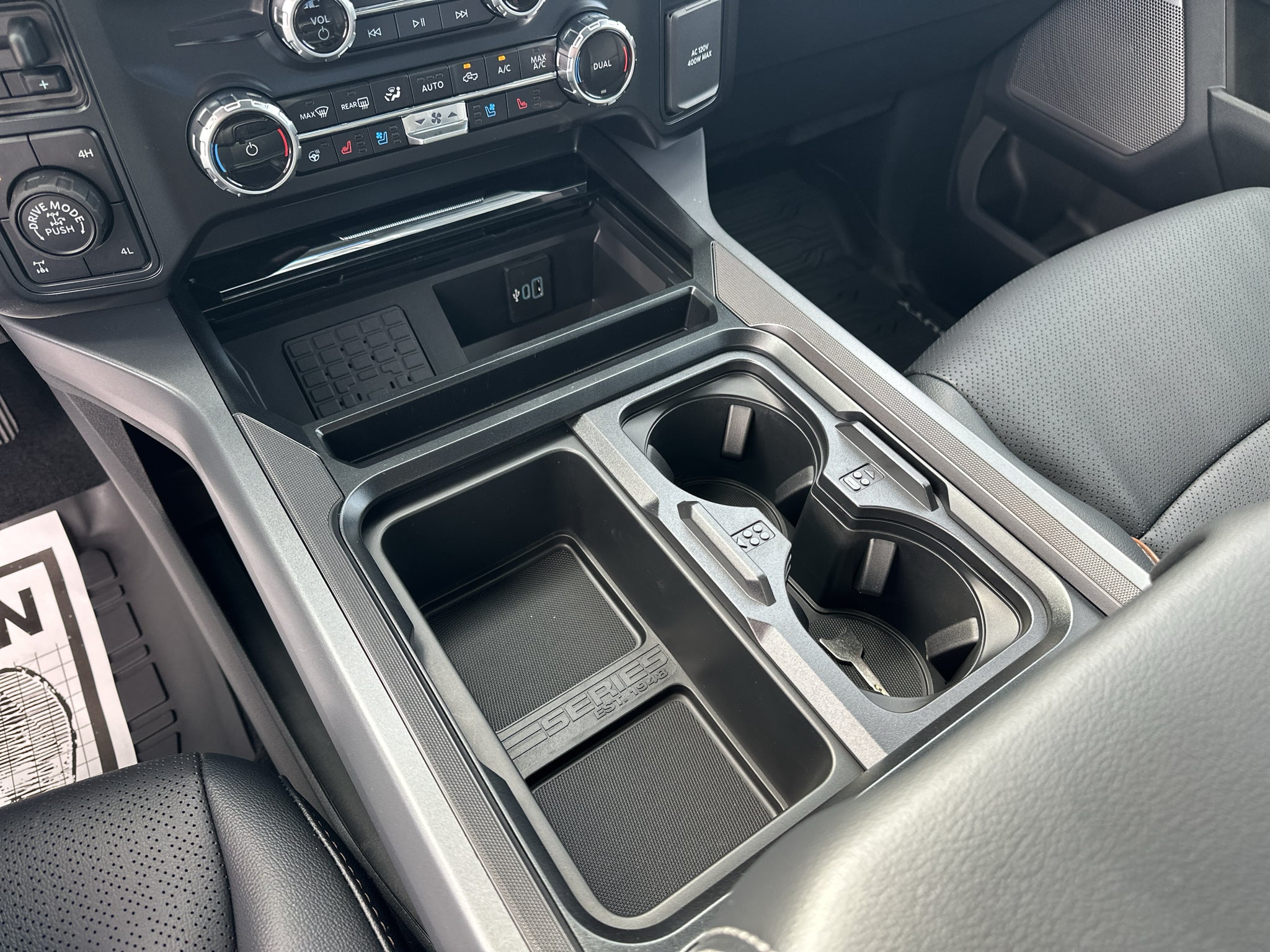 2027 Ford F-350 F-350® Lariat®