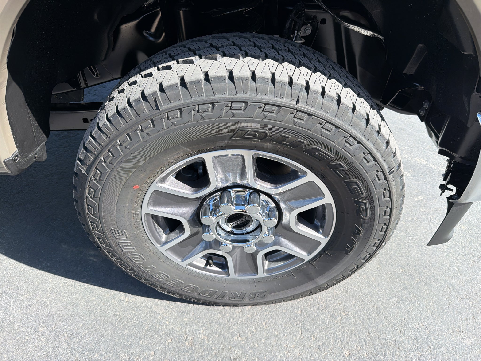 2027 Ford F-350 F-350® Lariat®