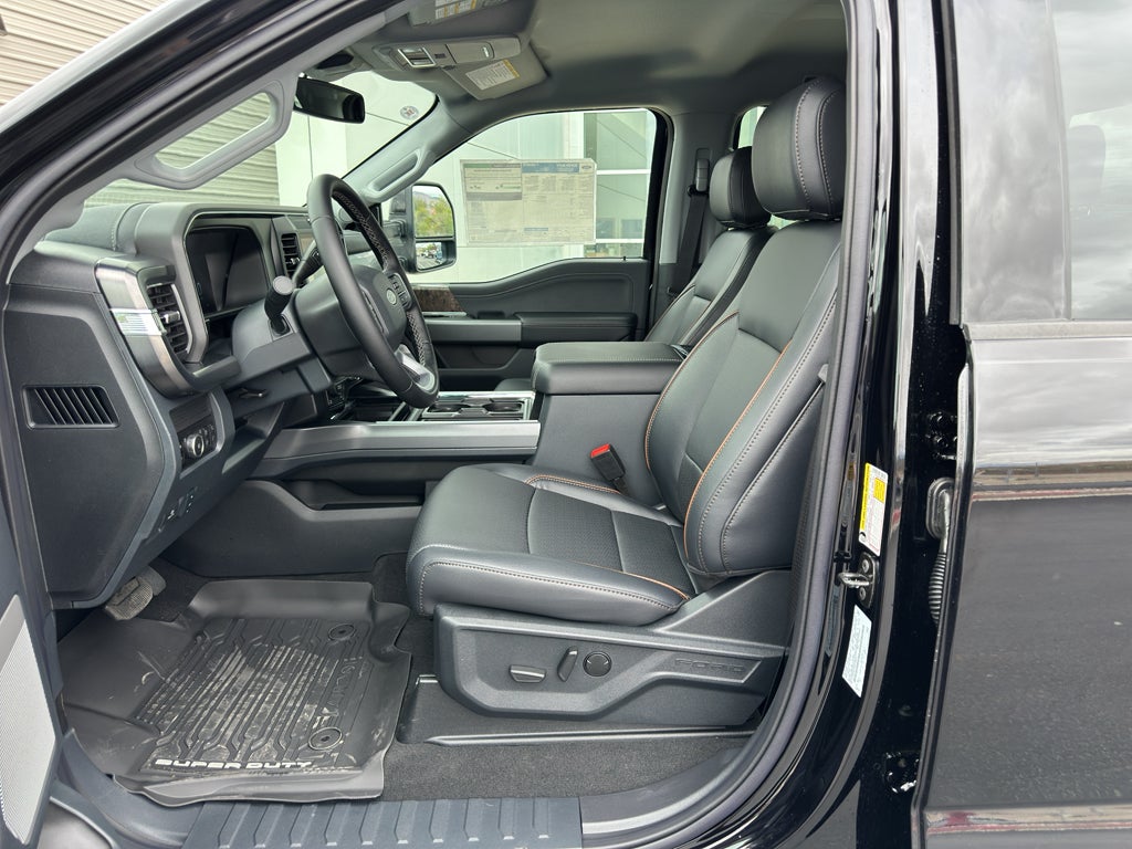 2025 Ford F-350 F-350® Lariat®