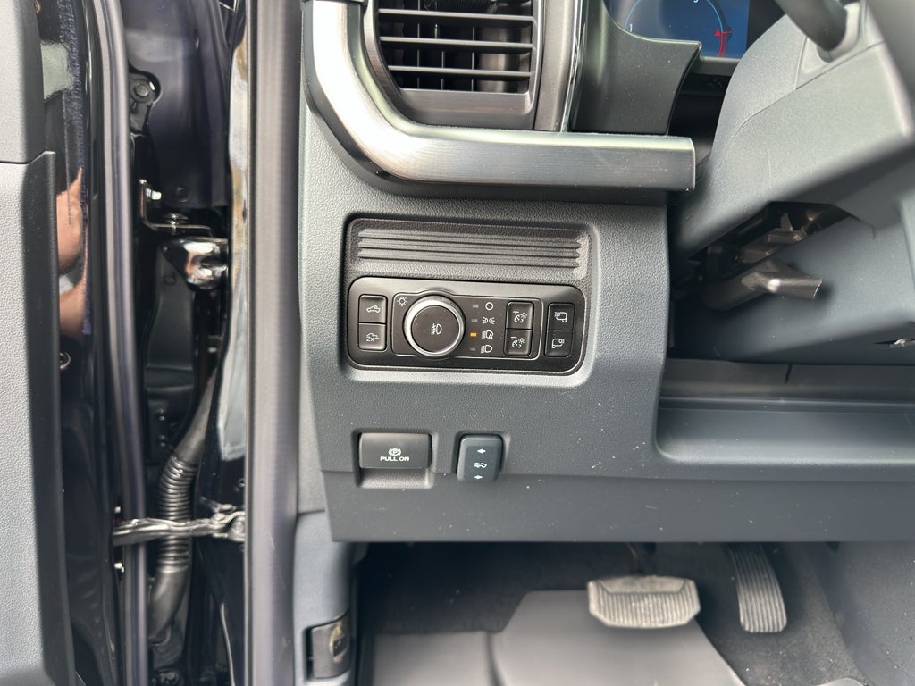 2025 Ford F-350 F-350® Lariat®