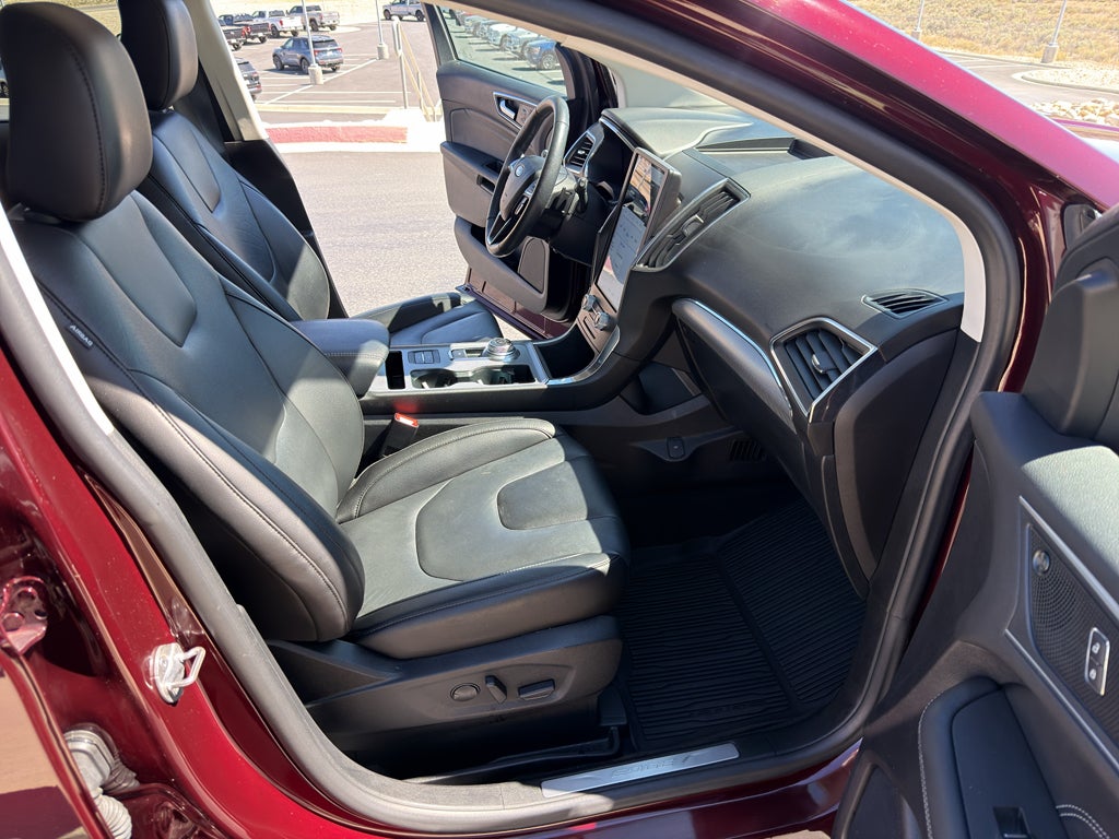 2021 Ford Edge Titanium