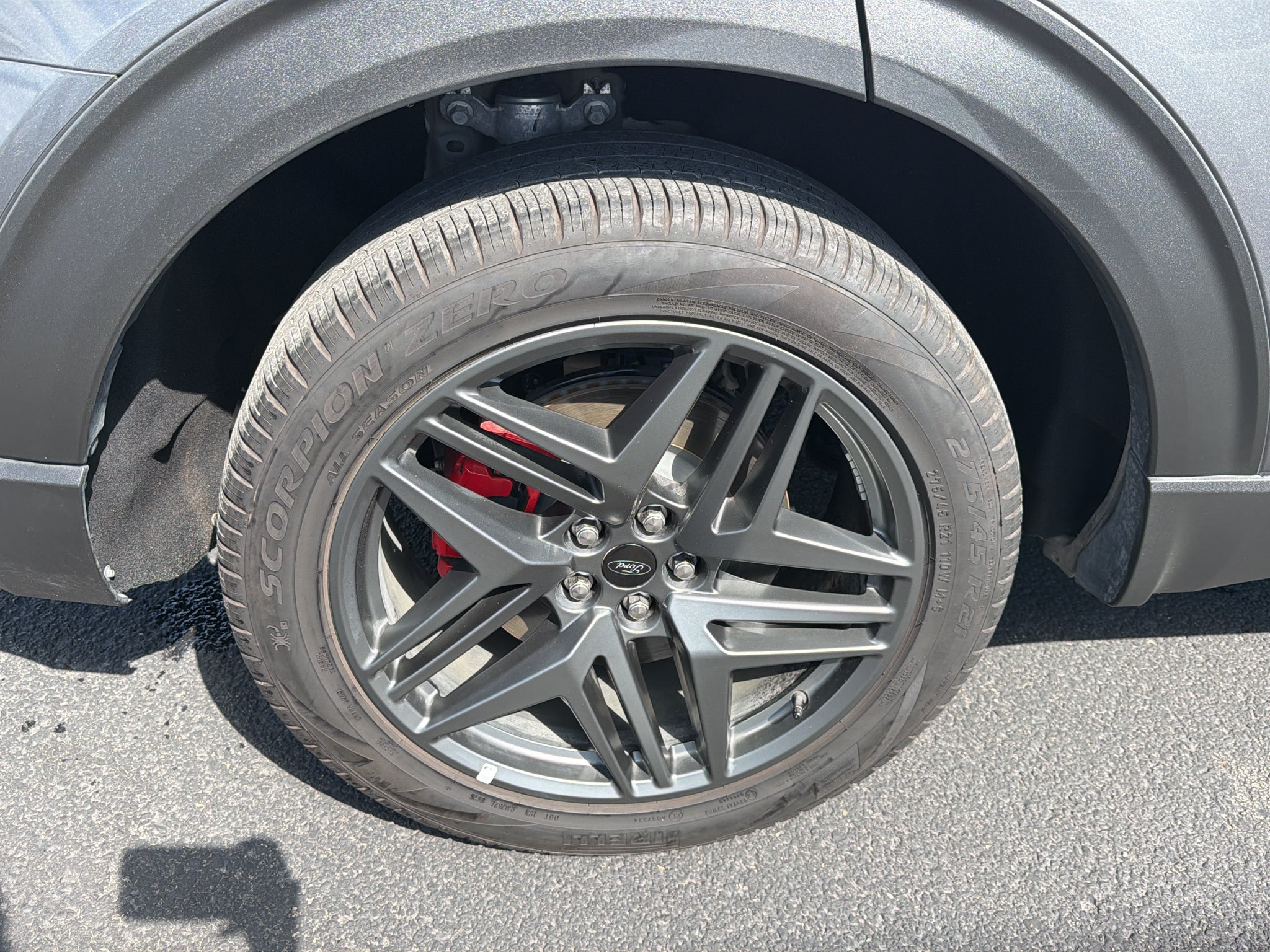 2025 Ford Explorer ST-Line