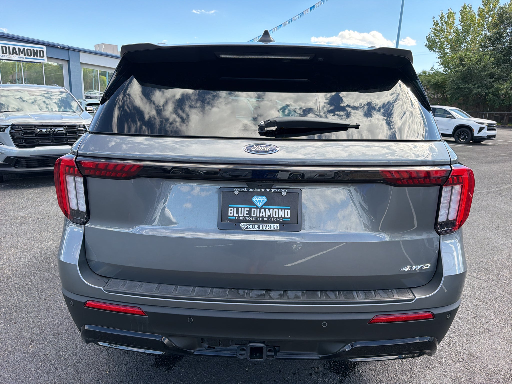 2025 Ford Explorer ST-Line