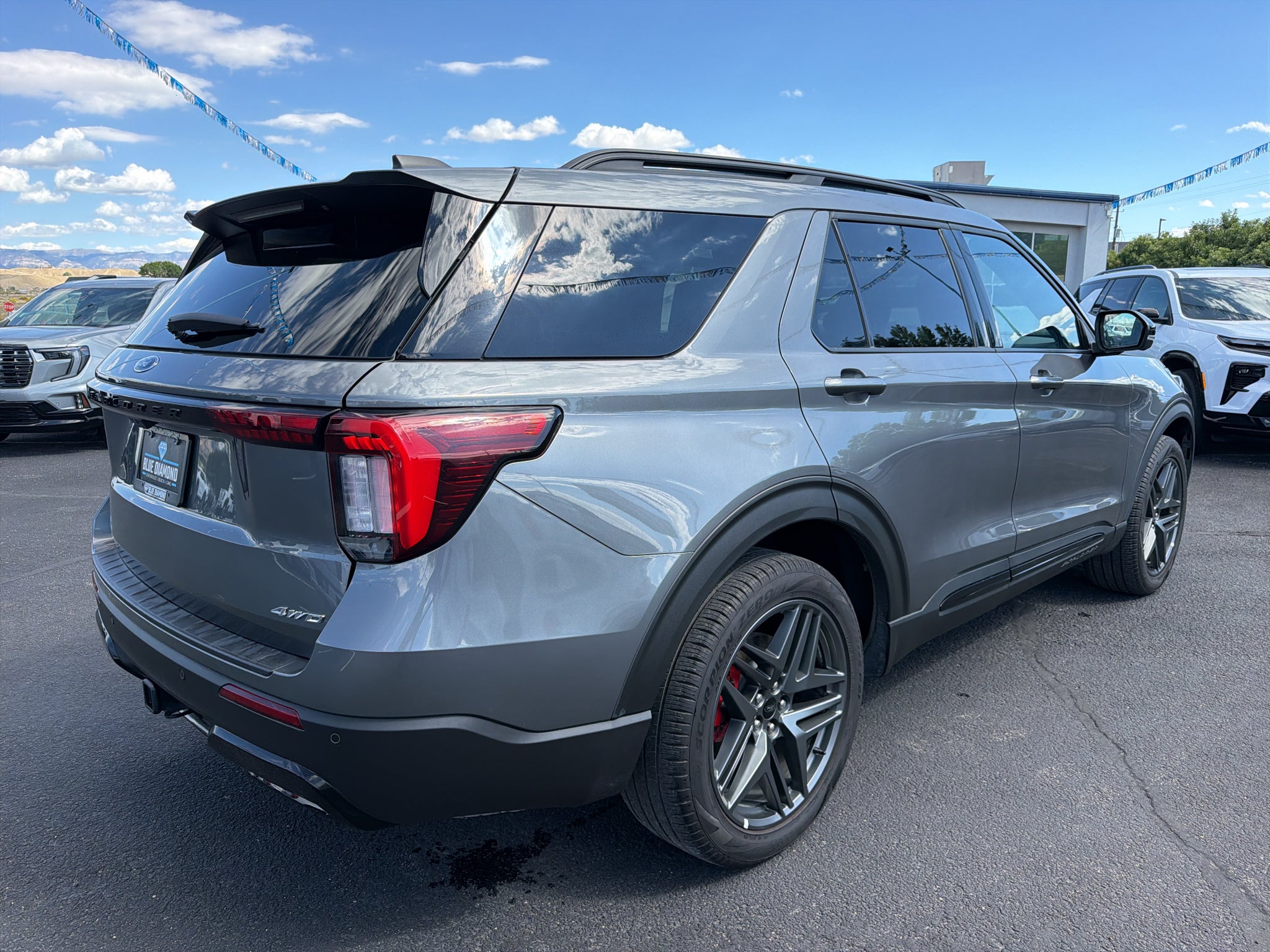 2025 Ford Explorer ST-Line