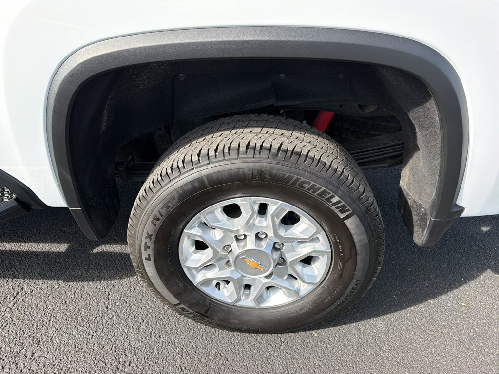2026 Chevrolet Silverado LT