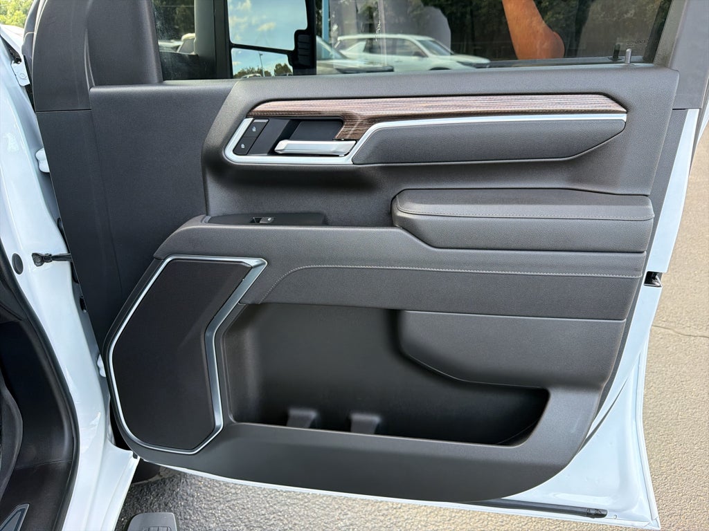 2026 Chevrolet Silverado LT