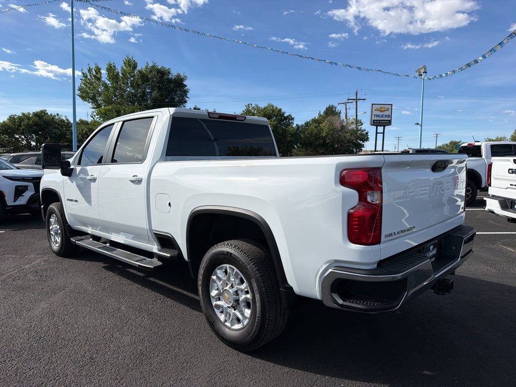 2026 Chevrolet Silverado LT