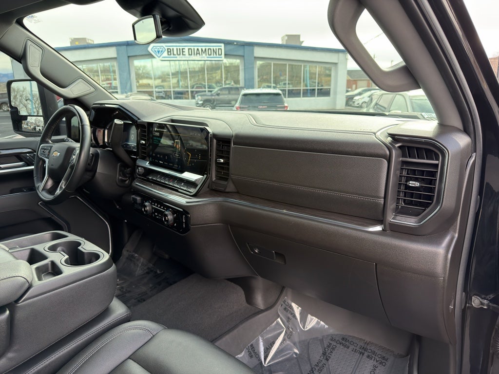 2025 Chevrolet Silverado LTZ