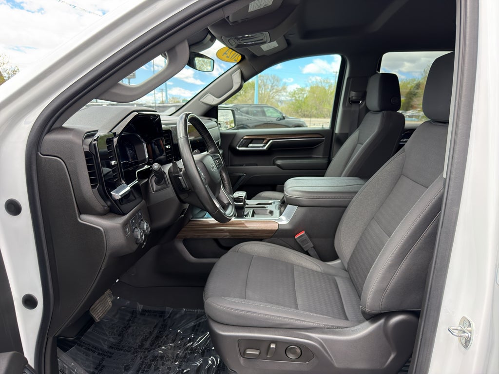 2024 Chevrolet Silverado RST