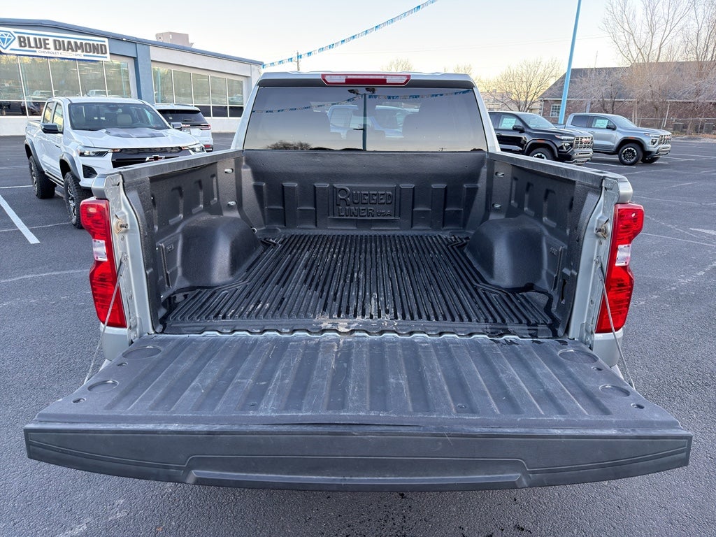 2025 Chevrolet Silverado LT