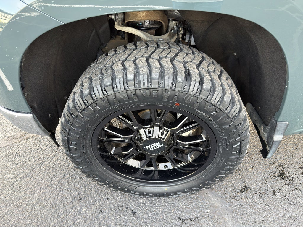 2025 Chevrolet Silverado LT