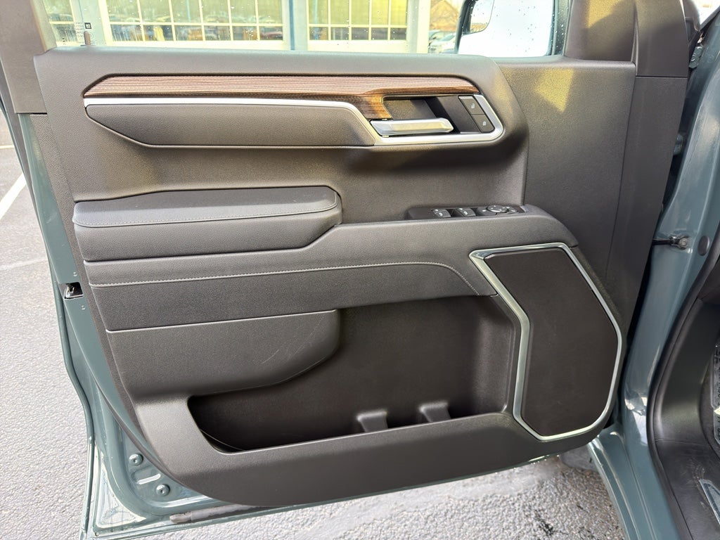 2025 Chevrolet Silverado LT