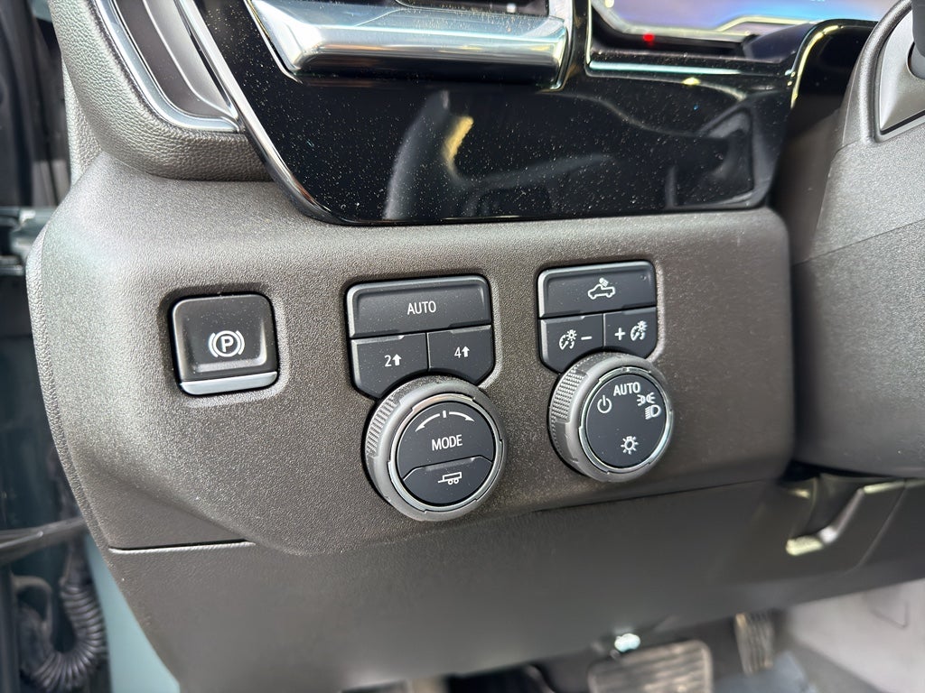 2025 Chevrolet Silverado LT