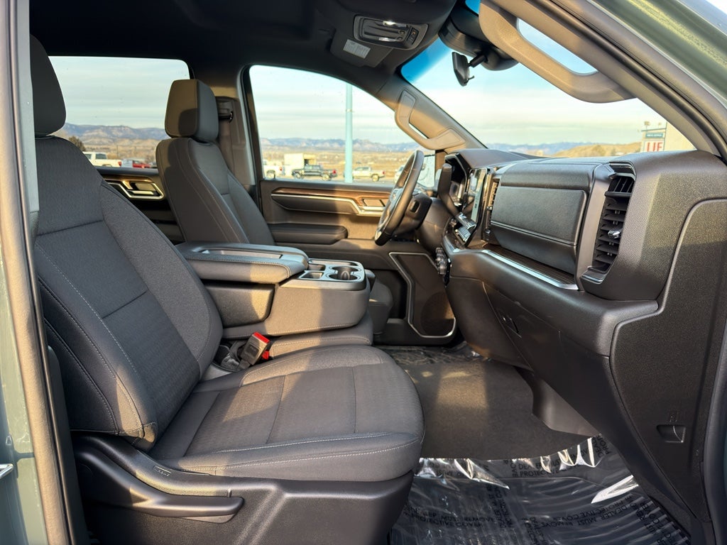 2025 Chevrolet Silverado LT