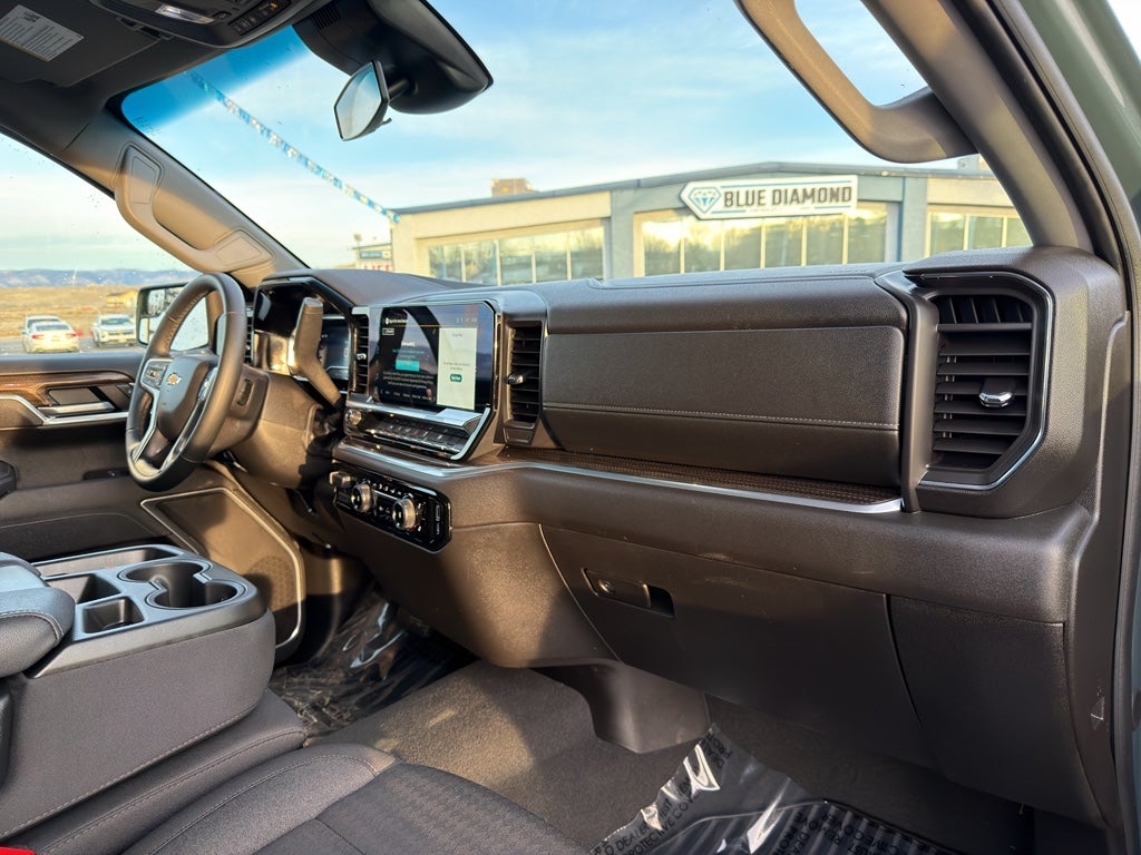 2025 Chevrolet Silverado LT