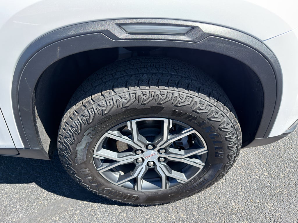 2024 GMC Acadia AWD AT4