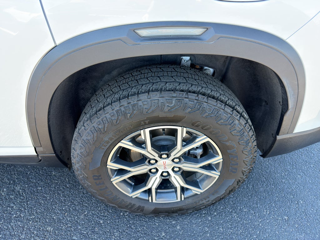 2024 GMC Acadia AWD AT4