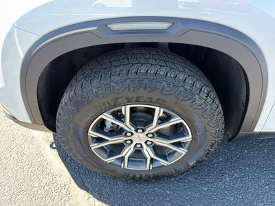 2024 GMC Acadia AWD AT4