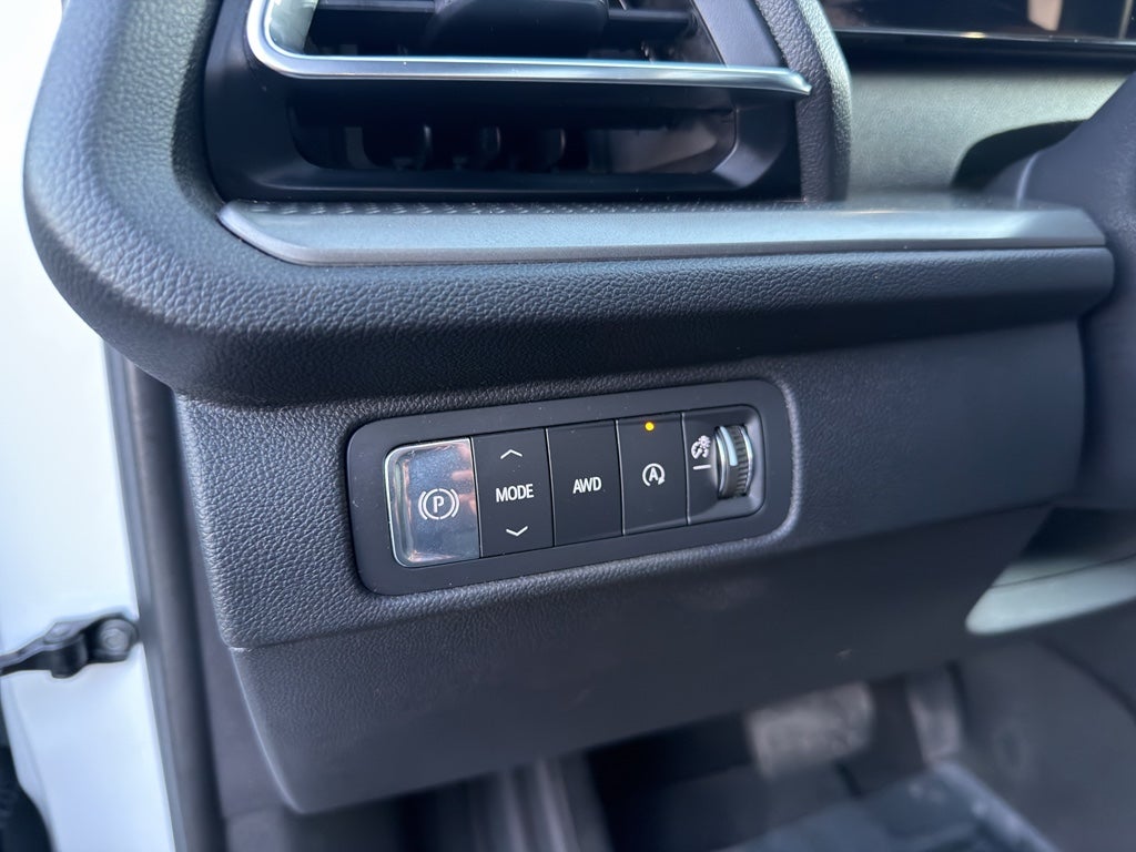 2025 Chevrolet Traverse AWD LT