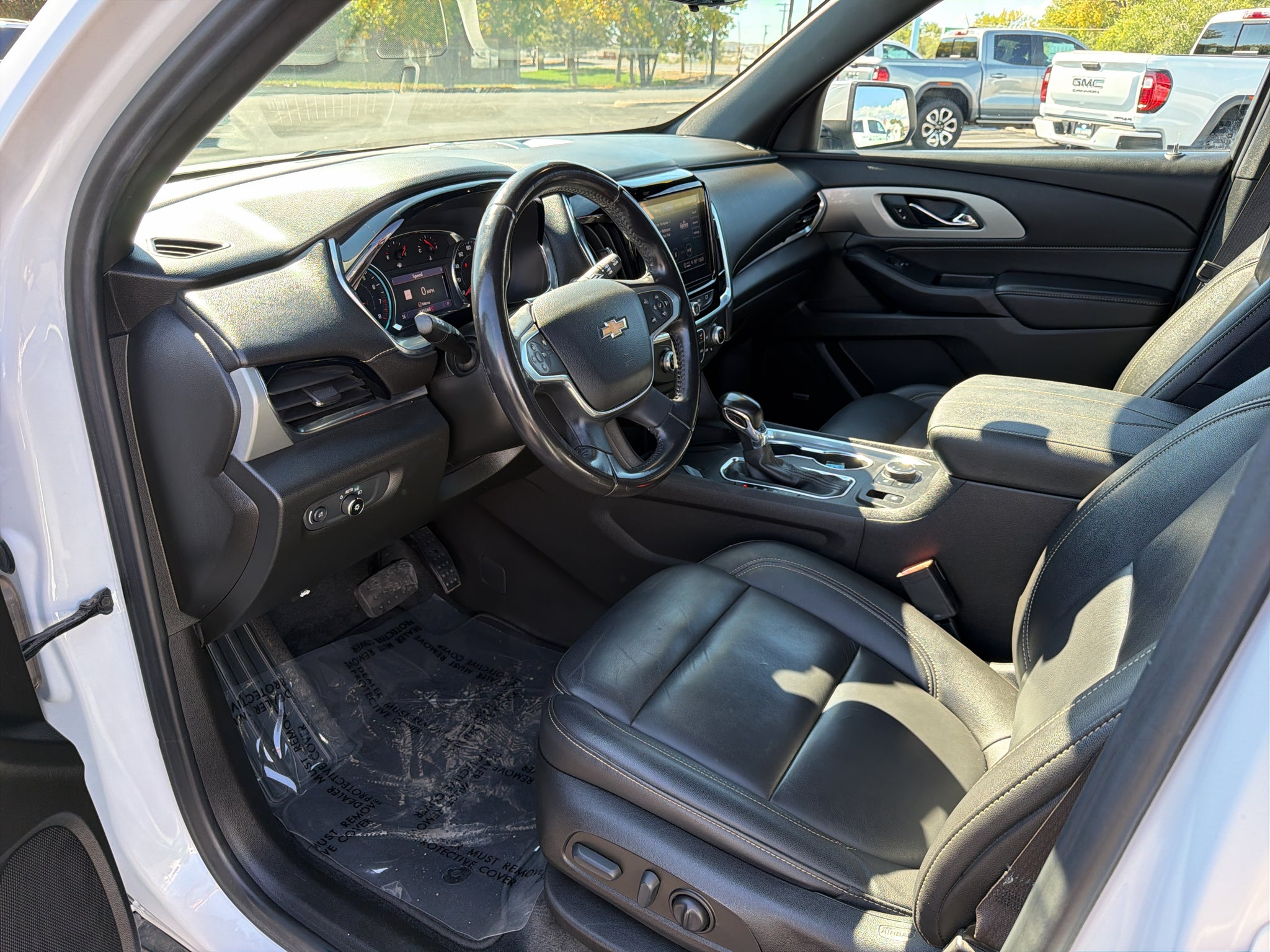 2022 Chevrolet Traverse LT Leather