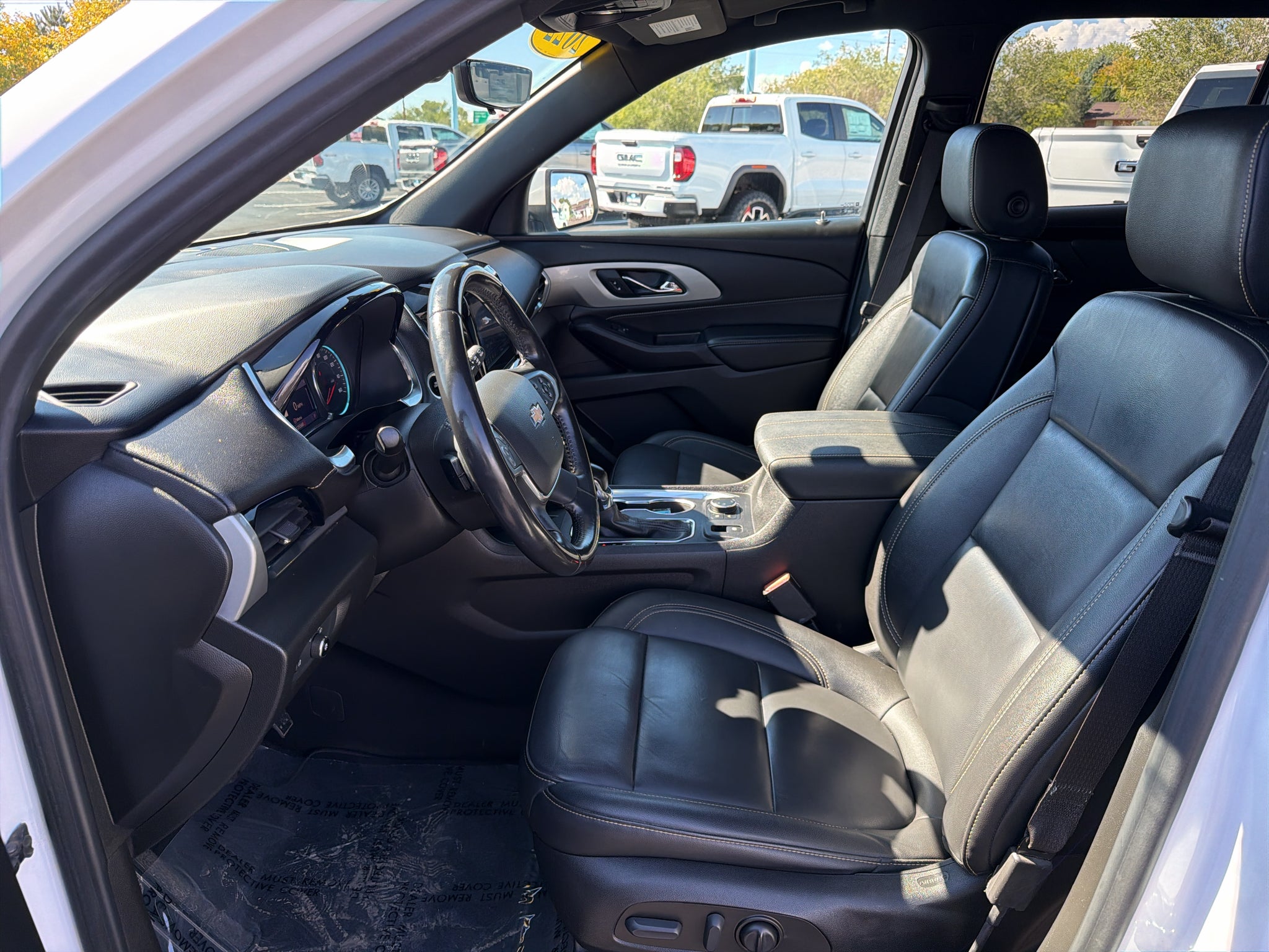 2022 Chevrolet Traverse LT Leather