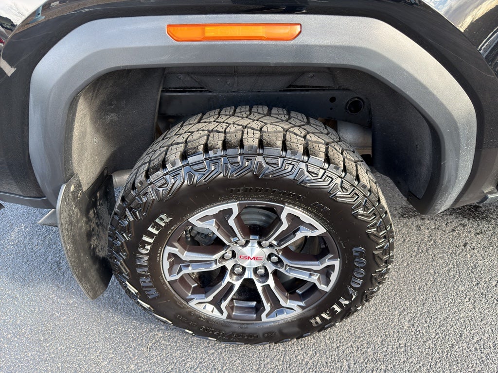 2023 GMC Canyon 4WD AT4