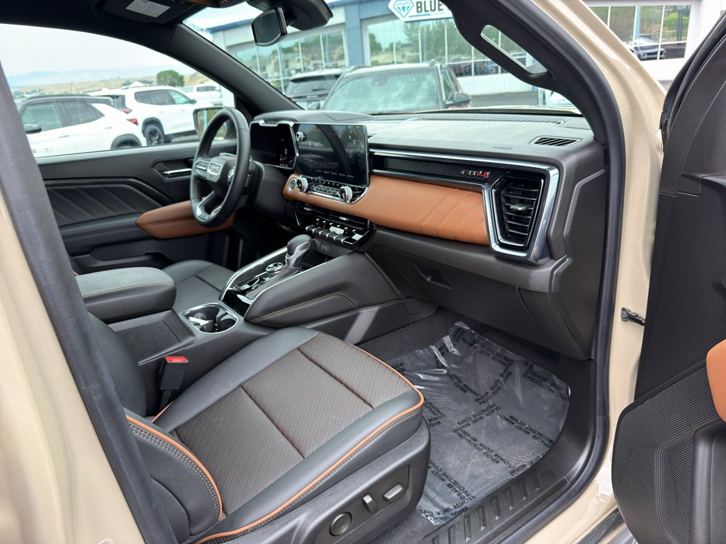 2024 GMC Canyon 4WD AT4
