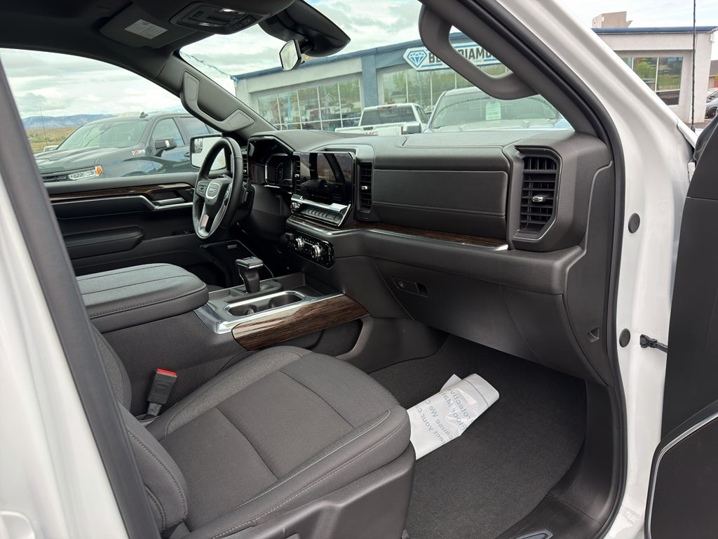 2024 GMC Sierra Elevation
