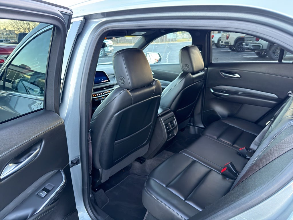 2024 Cadillac XT4 AWD Premium Luxury