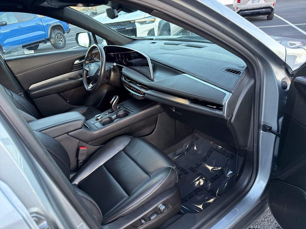 2024 Cadillac XT4 AWD Premium Luxury