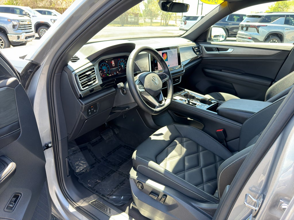 2025 Volkswagen Atlas Cross Sport 2.0T SE w/Technology