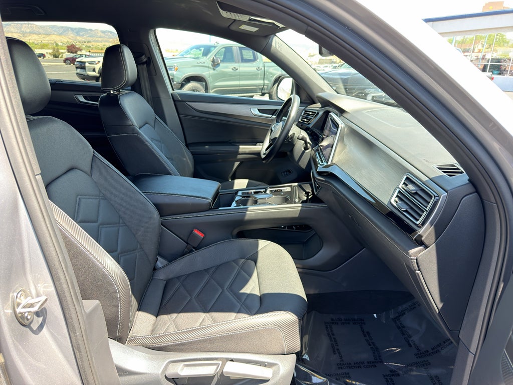 2025 Volkswagen Atlas Cross Sport 2.0T SE w/Technology