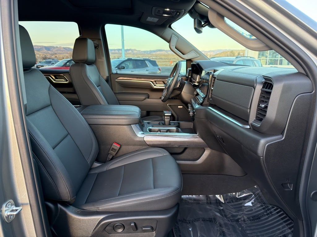 2025 Chevrolet Silverado LTZ