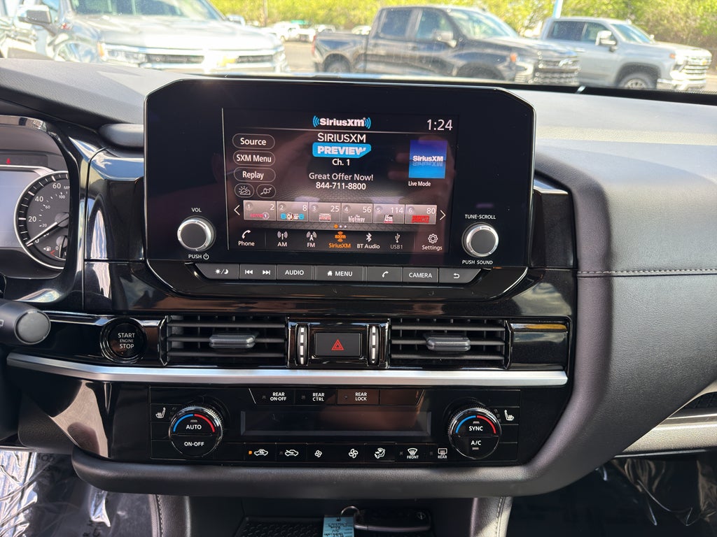 2025 Nissan Pathfinder SV