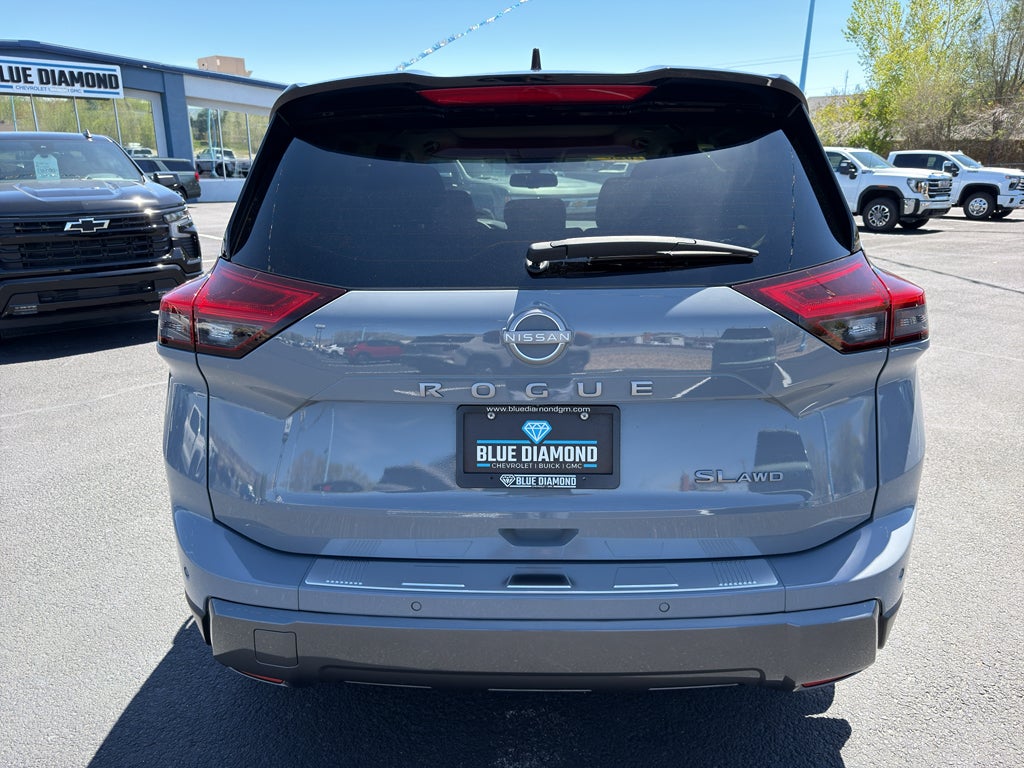 2025 Nissan Rogue SL